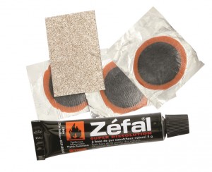 Set riparazioni Tubless Zefal - 3 toppe + 5g solvente+ carta smeriglio